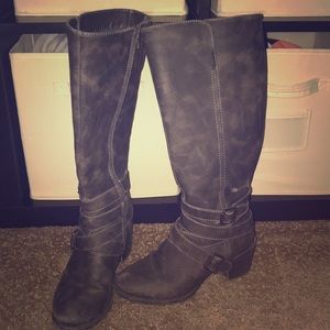 RuffHewn Boots Barely Worn